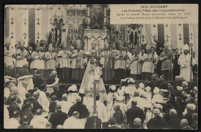 Carte postale ancienne Guingamp - Grandes fêtes des Cinquantenaires à Guingamp