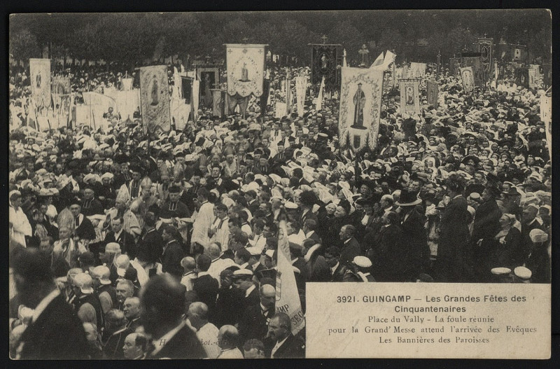 Carte postale ancienne Guingamp - Grandes fêtes des Cinquantenaires à Guingamp