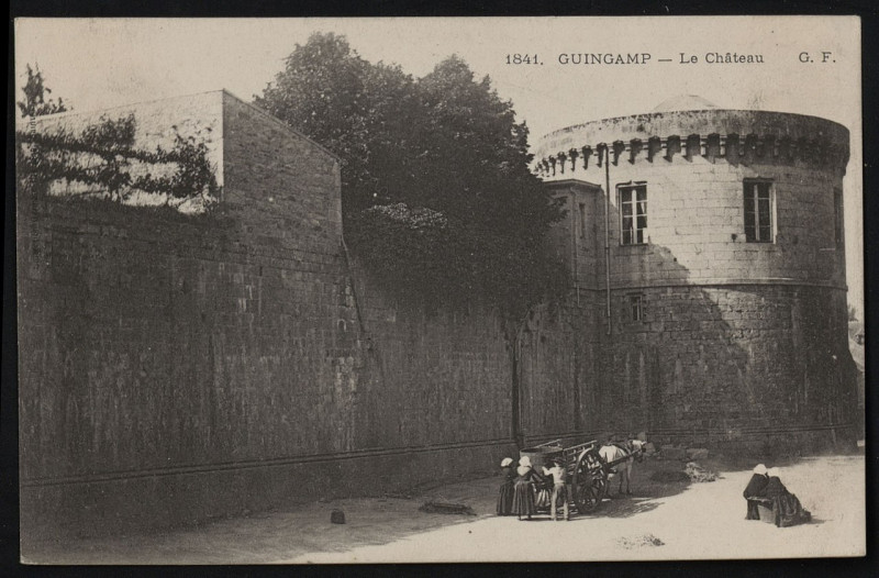 Carte postale ancienne Guingamp - Château à Guingamp