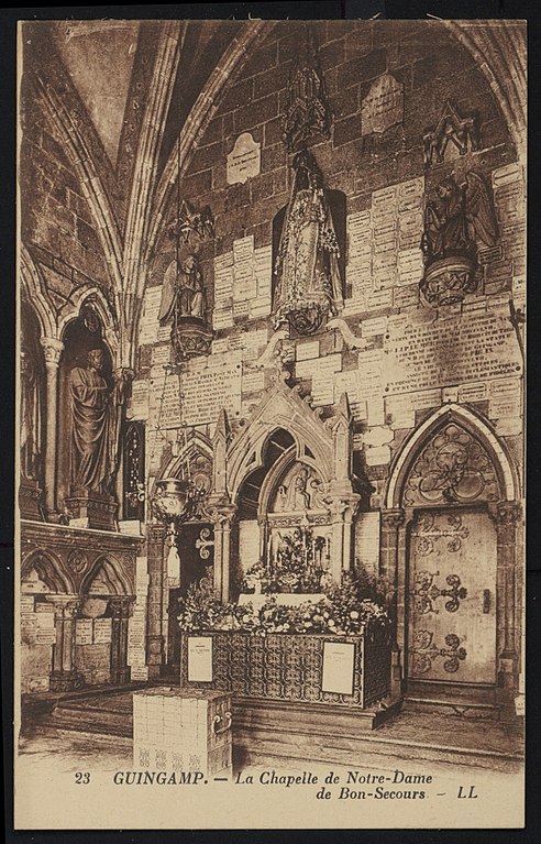 Carte postale ancienne Guingamp - Chapelle de Notre-Dame de Bon-Secours à Guingamp