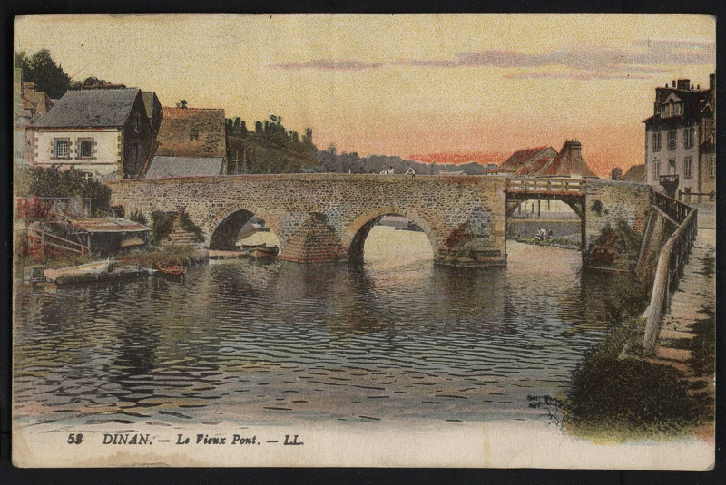 Carte postale ancienne Dinan - Vieux pont à Dinan
