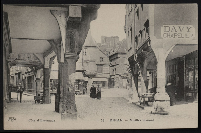 Carte postale ancienne Dinan - Vieilles maisons à Dinan