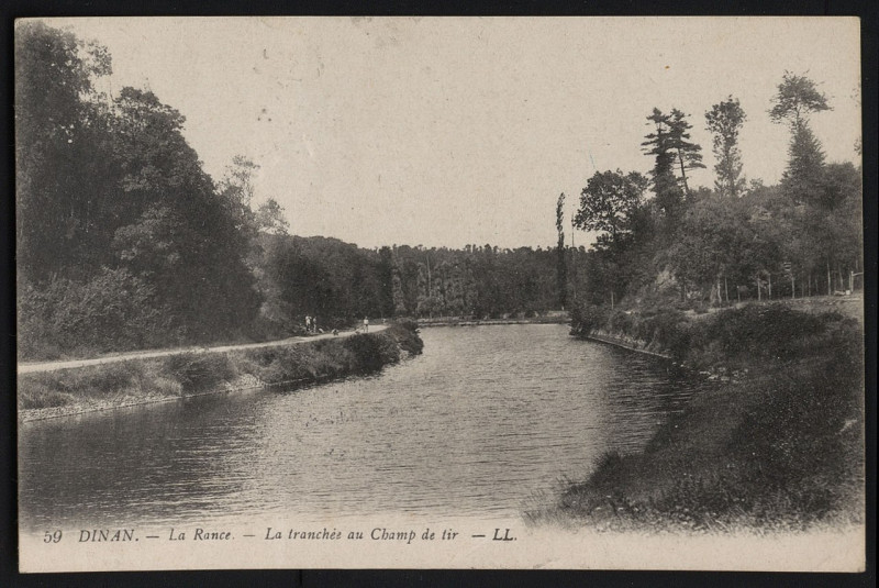 Carte postale ancienne Dinan - Tranchée au champ de tir à Dinan
