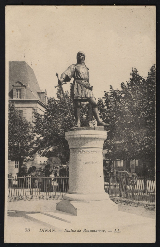 Carte postale ancienne Dinan - Statue de Beaumanoir à Dinan