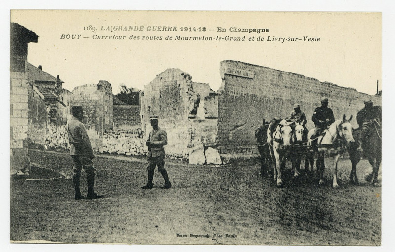 Carte postale ancienne Bouy - carrefour des routes de Mourmelon-le-Grand et de Livry-sur-Vesle, la Grande Guerre 1914-18, e P-Fg-Cp-00673