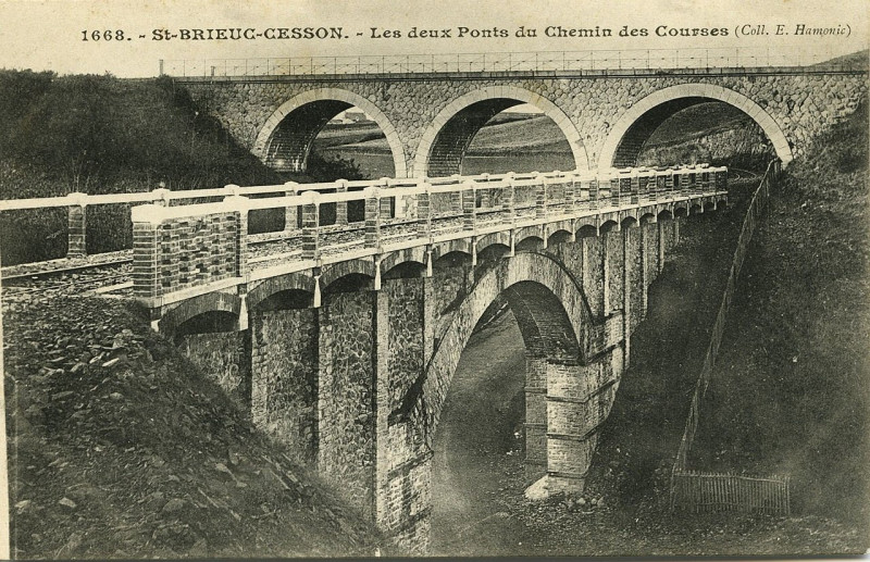 Carte postale ancienne Saint-Brieuc - Deux ponts du chemin des courses à Saint-Brieuc