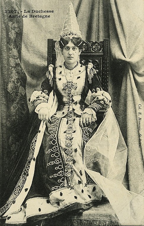 Carte postale ancienne Saint-Brieuc - Duchesse Anne de Bretagne à Saint-Brieuc