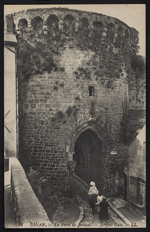 Carte postale ancienne Dinan - Porte de Jerzual à Dinan