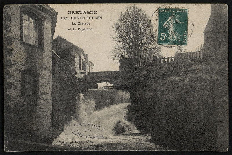 Carte postale ancienne Châtelaudren - Cascade et papeterie à Châtelaudren-Plouagat