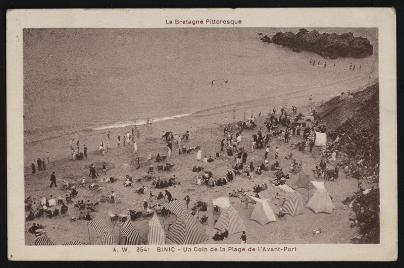 Carte postale ancienne Binic - Coin de la plage de l'avant-port à Binic-Étables-sur-Mer