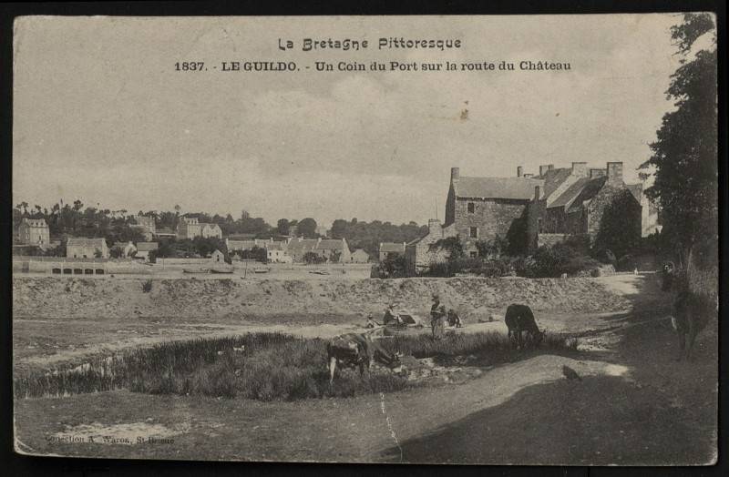 Carte postale ancienne Le Guildo - Coin du port sur la route du château à Saint-Cast-le-Guildo
