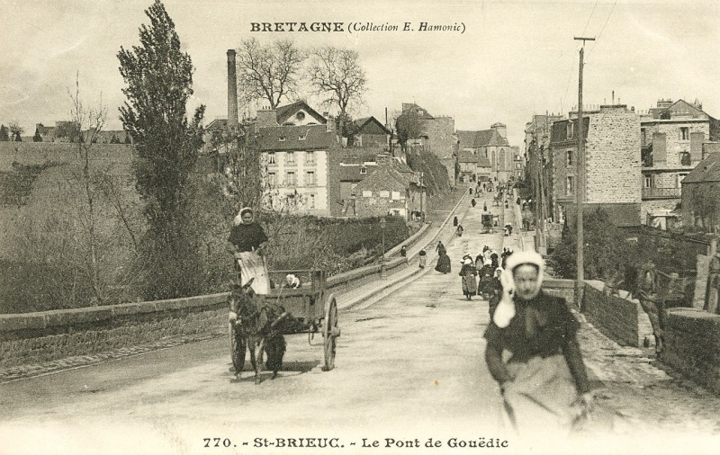 Carte postale ancienne Saint-Brieuc - Pont de Gouédic à Saint-Brieuc
