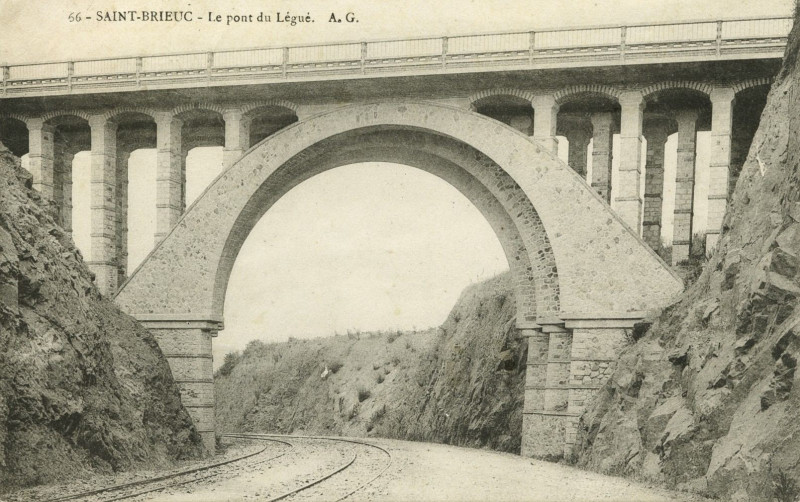 Carte postale ancienne Saint-Brieuc - Pont du Légué à Saint-Brieuc