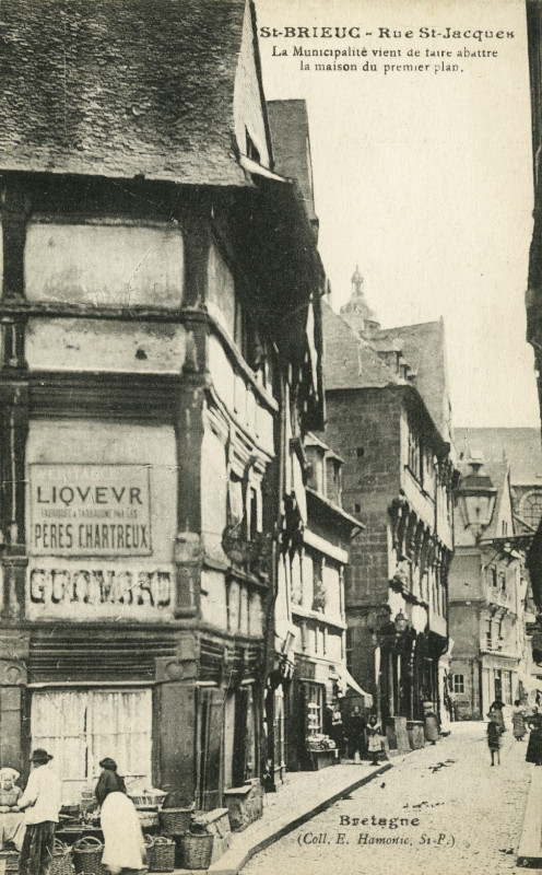 Carte postale ancienne Saint-Brieuc - Rue Saint-Jacques à Saint-Brieuc