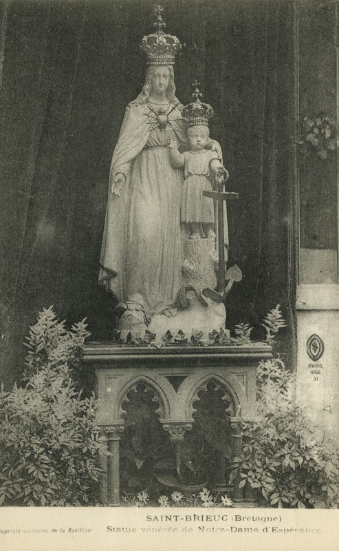 Carte postale ancienne Saint-Brieuc - Statue vénérée de Notre-Dame d'Espérance à Saint-Brieuc