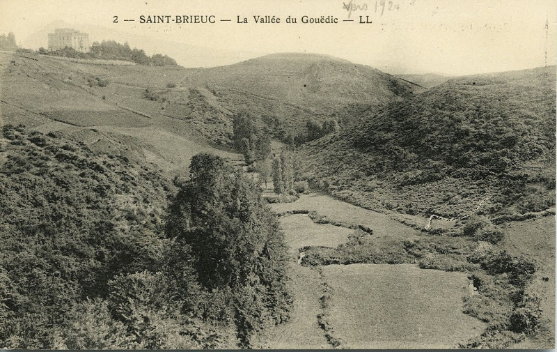 Carte postale ancienne Saint-Brieuc - Vallée du Gouédic à Saint-Brieuc