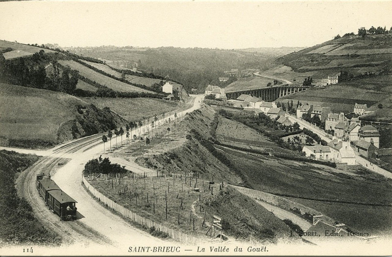 Carte postale ancienne Saint-Brieuc-La Vallée à Saint-Brieuc