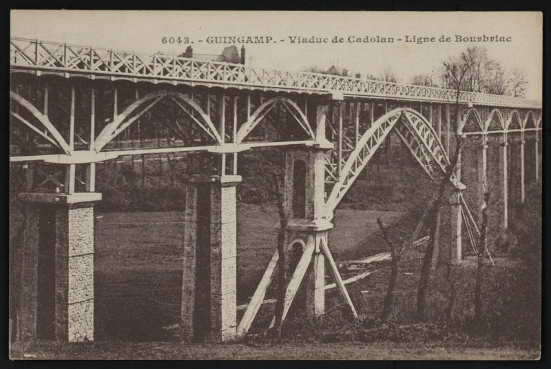Carte postale ancienne Guingamp - Viaduc de Cadolan - Ligne de Bourbriac à Guingamp