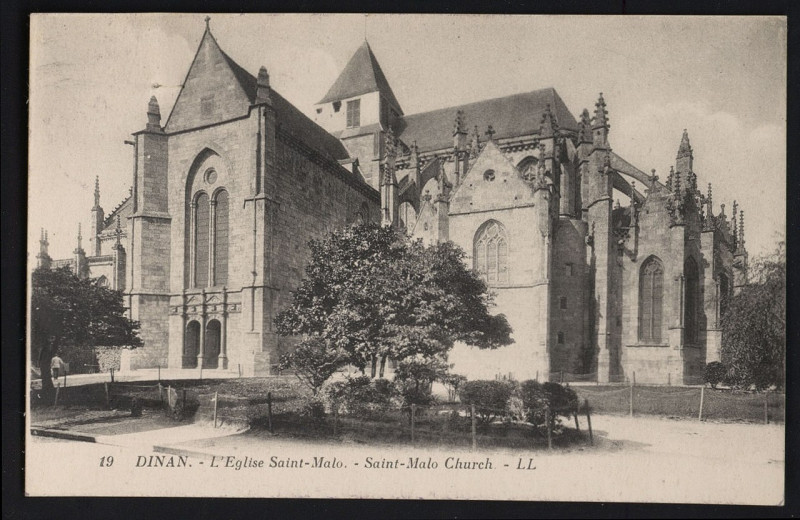 Carte postale ancienne Dinan - Eglise Saint-Malo à Dinan