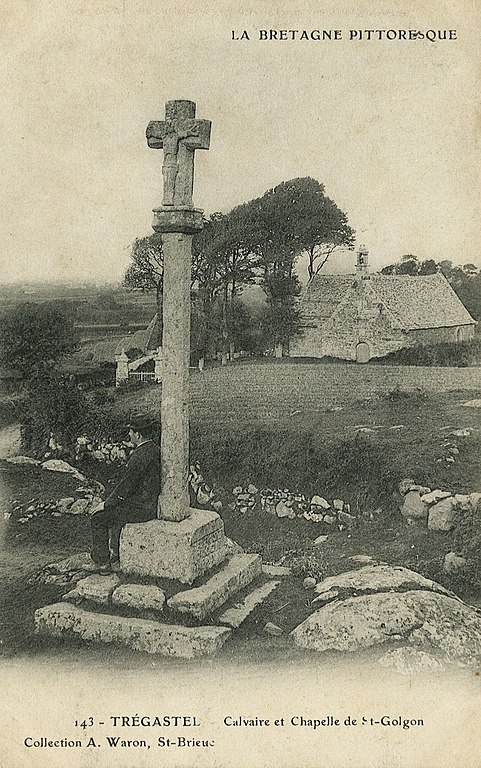 Carte postale ancienne Trégastel - Calvaire et chapelle de St-Golgon à Trégastel