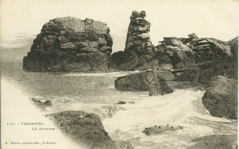 Carte postale ancienne Trégastel - Gouffre à Trégastel
