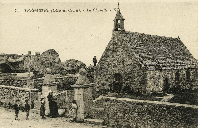 Carte postale ancienne Trégastel - Chapelle à Trégastel