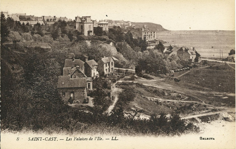 Carte postale ancienne Saint-Cast - Falaises de l'Ile à Saint-Cast-le-Guildo