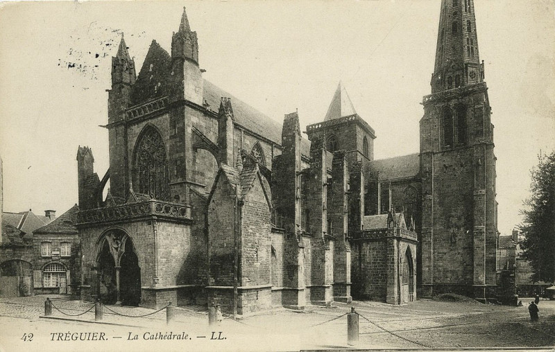 Carte postale ancienne Tréguier - Cathédrale à Tréguier