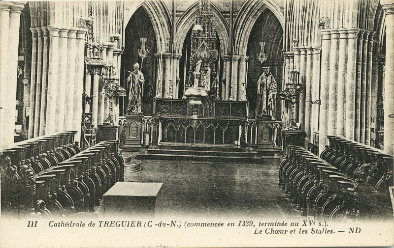 Carte postale ancienne Tréguier - Cathédrale Le Choeur et les Stalles à Tréguier