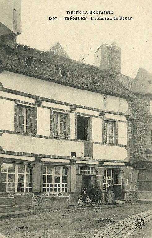 Carte postale ancienne Tréguier - Maison de Renan à Tréguier