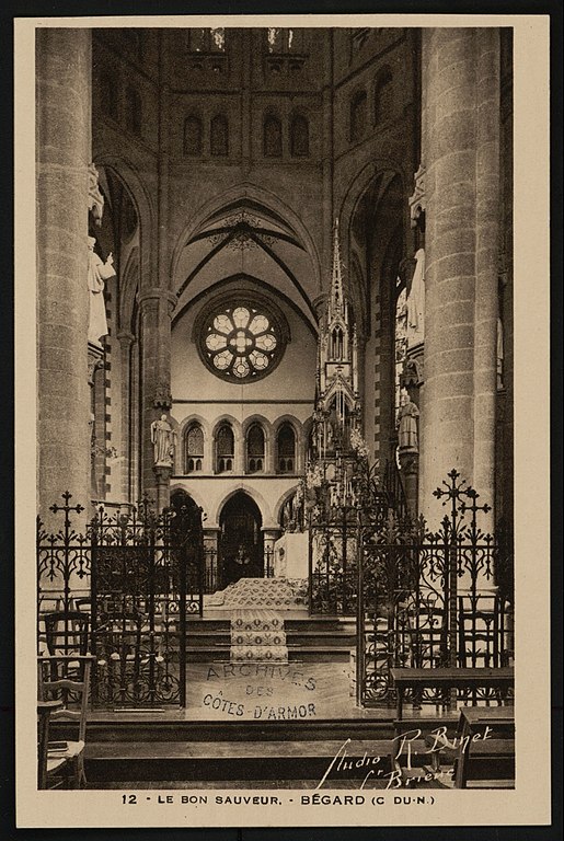 Carte postale ancienne Bégard - Bon Sauveur Profil de l'autel à Bégard