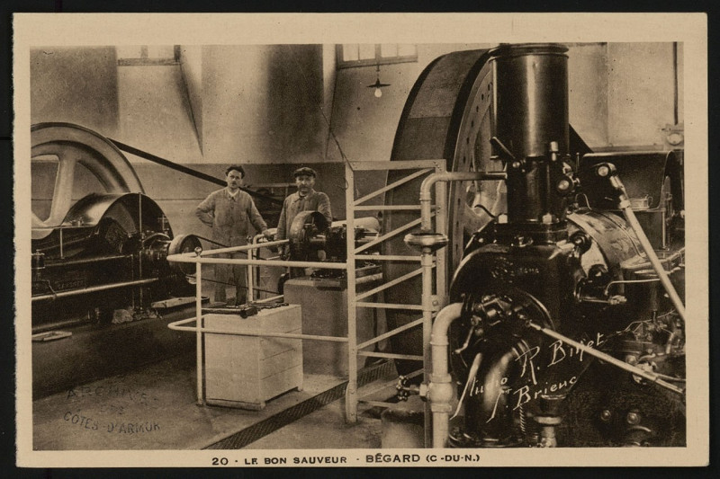 Carte postale ancienne Bégard - Bon Sauveur Usine électrique à Bégard