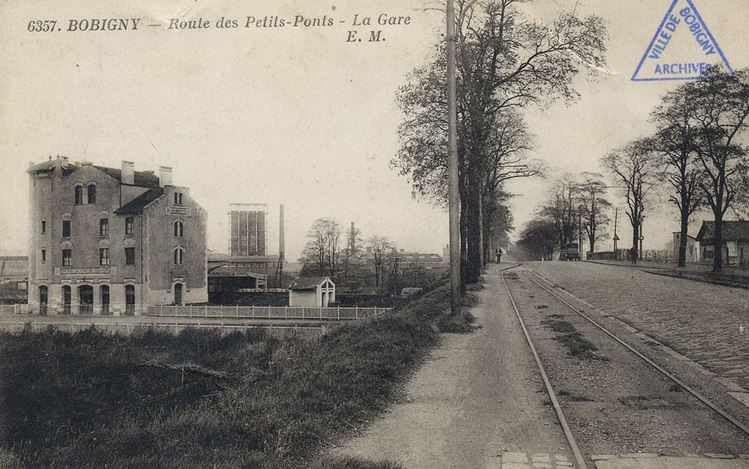 Carte postale ancienne Bobigny route des Petits Ponts