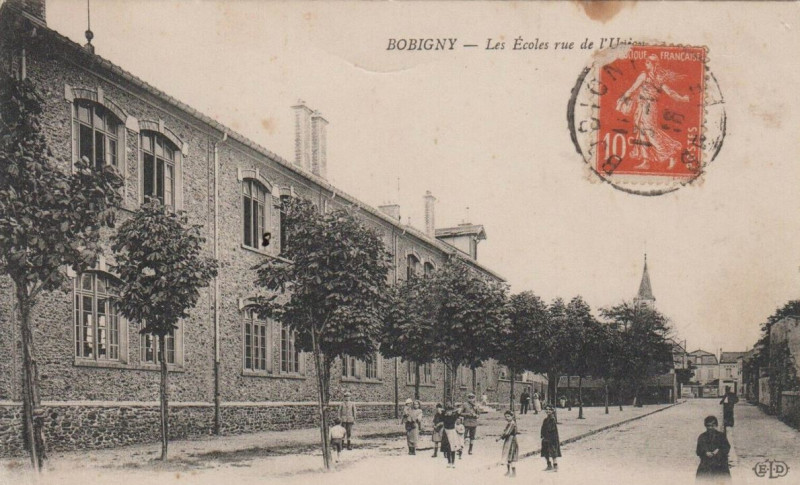 Carte postale ancienne Bobigny.Rue de l'Union.Ecoles