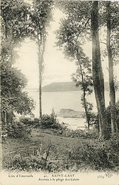Carte postale ancienne Saint-Cast - Arrivée à la plage des Calots à Saint-Cast-le-Guildo