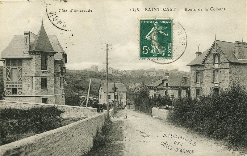 Carte postale ancienne Saint-Cast - Route de la colonne à Saint-Cast-le-Guildo
