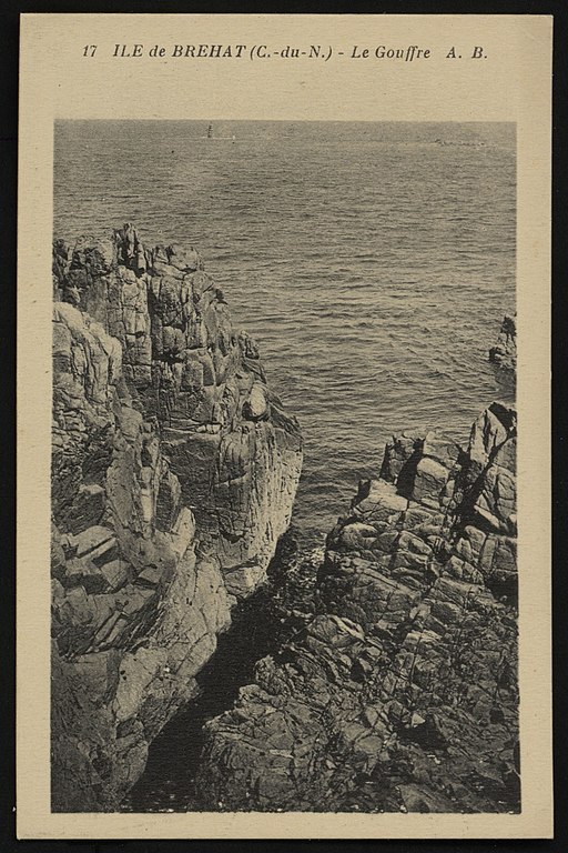 Carte postale ancienne Ile-de-Bréhat - Gouffre à Île-de-Bréhat