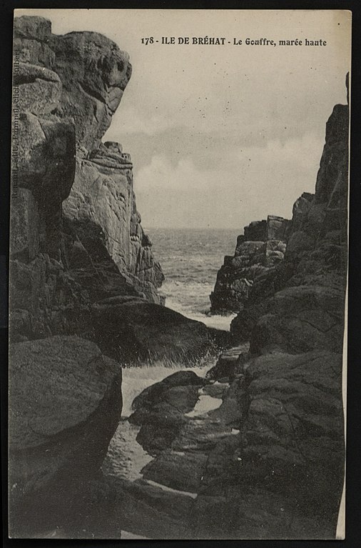 Carte postale ancienne Ile-de-Bréhat - Gouffre du Paon à Île-de-Bréhat