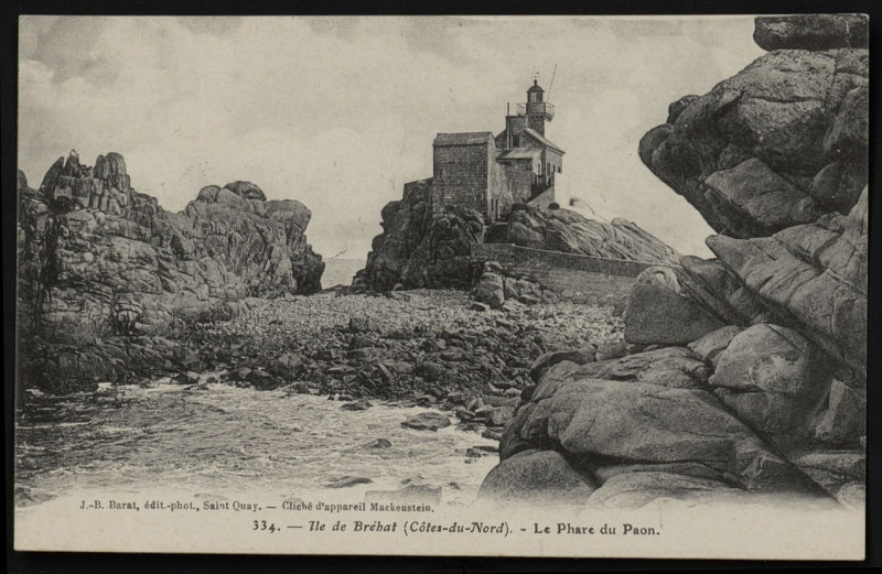 Carte postale ancienne Ile-de-Bréhat - Phare du Paon à Île-de-Bréhat