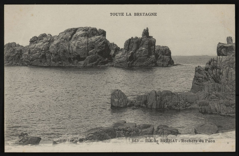 Carte postale ancienne Ile-de-Bréhat - Rochers du Paon à Île-de-Bréhat