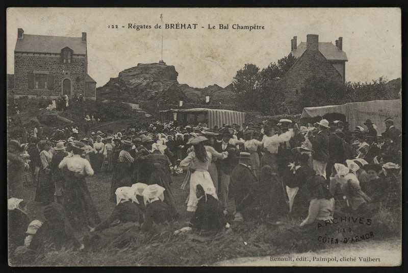 Carte postale ancienne Ile-de-Bréhat - Régates de Bréhat - bal champêtre à Île-de-Bréhat