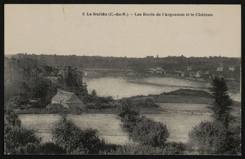 Carte postale ancienne Le Guildo - Bords de l'Arguenon et château à Saint-Cast-le-Guildo