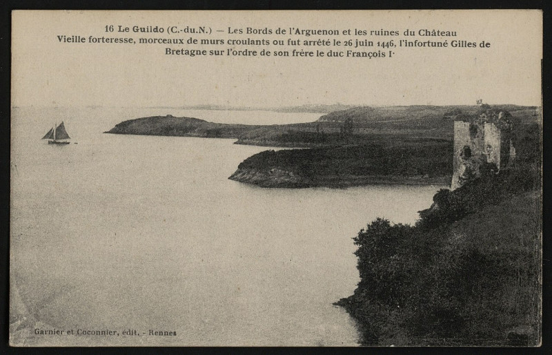 Carte postale ancienne Le Guildo - Bords de l'Arguenon et ruines du château à Saint-Cast-le-Guildo