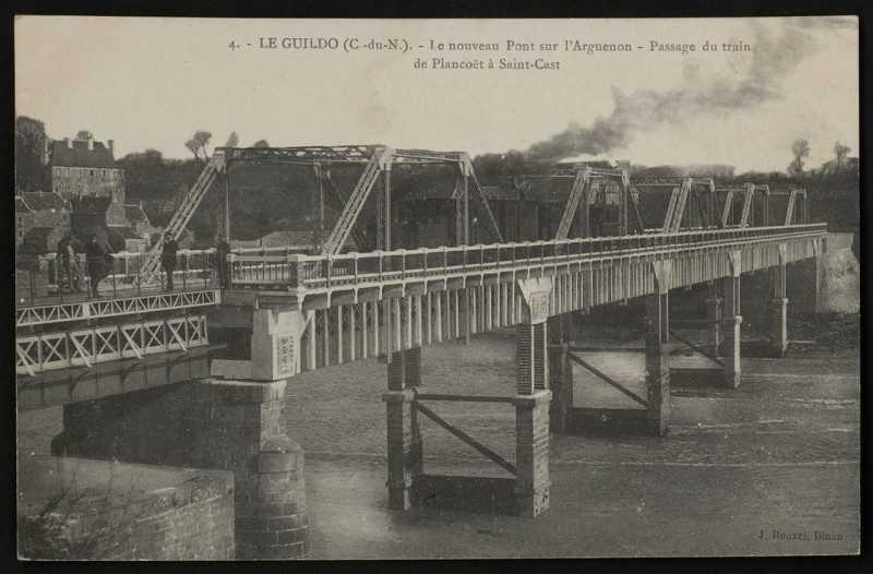 Carte postale ancienne Le Guildo - Nouveau pont sur l'Arguenon passage du train de Plancoët à Saint-Cast à Saint-Cast-le-Guildo
