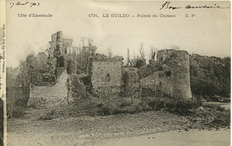 Carte postale ancienne Le Guildo - Ruines du château à Saint-Cast-le-Guildo