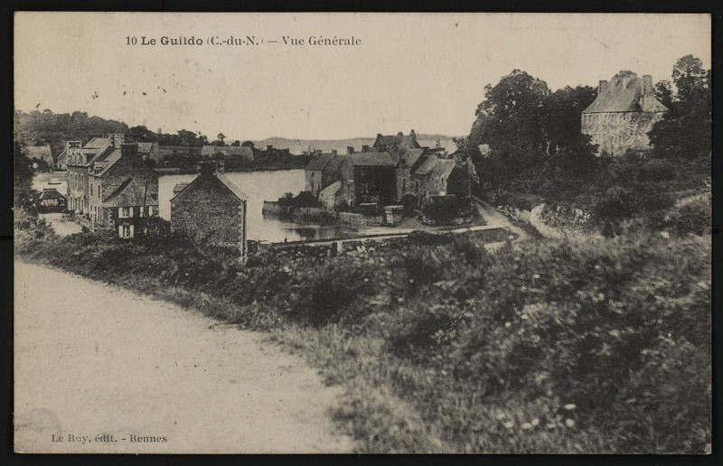 Carte postale ancienne Le Guildo - Vue générale à Saint-Cast-le-Guildo