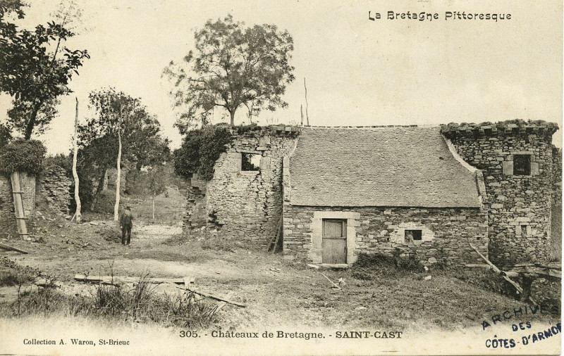 Carte postale ancienne Saint-Cast - Châteaux de Bretagne à Saint-Cast-le-Guildo