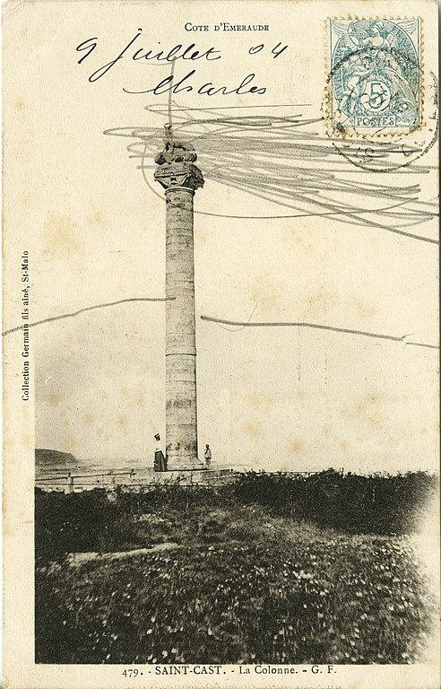 Carte postale ancienne Saint-Cast - Colonne à Saint-Cast-le-Guildo