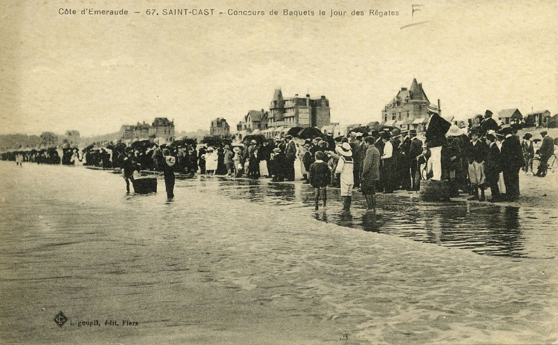 Carte postale ancienne Saint-Cast - Concours de baquets le jour des régates à Saint-Cast-le-Guildo