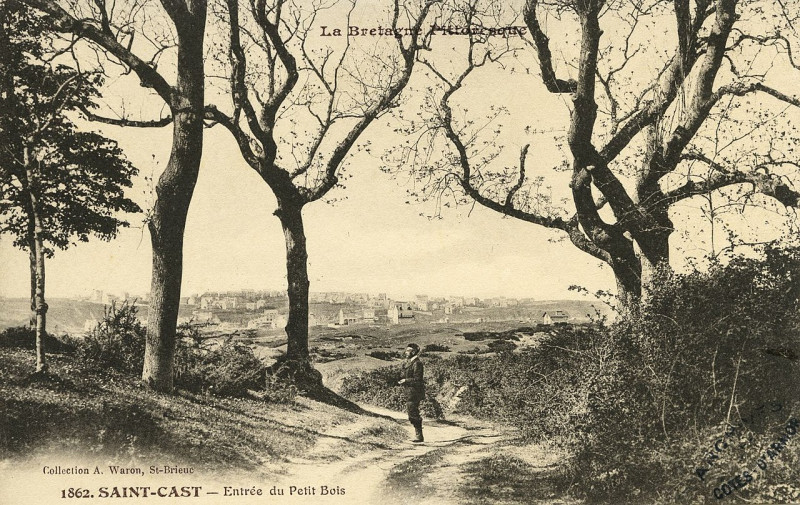 Carte postale ancienne Saint-Cast - Entrée du Petit Bois à Saint-Cast-le-Guildo